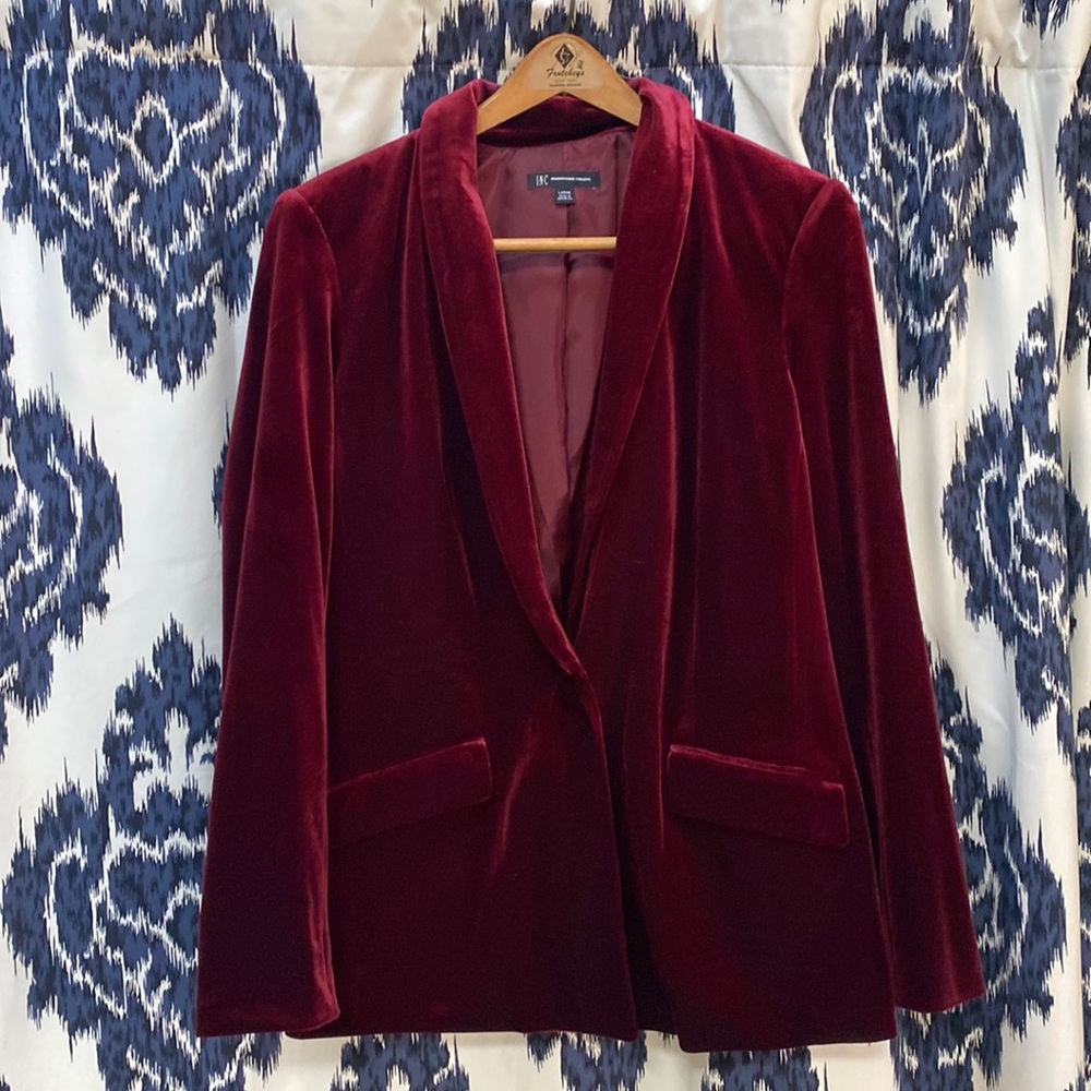 NWT-INC International Burgundy Velvet Blazer Suit Jacket. Size Large